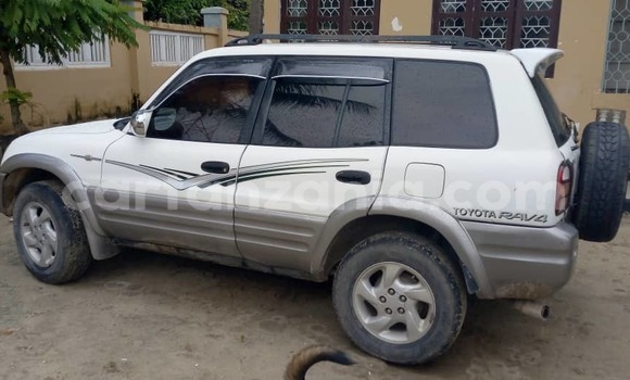 Buy Used Toyota RAV4 White Car in Dar es Salaam in Dar es Salaam Buy Used Toyota RAV4 White Car in Dar es Salaam in Dar es Salaam