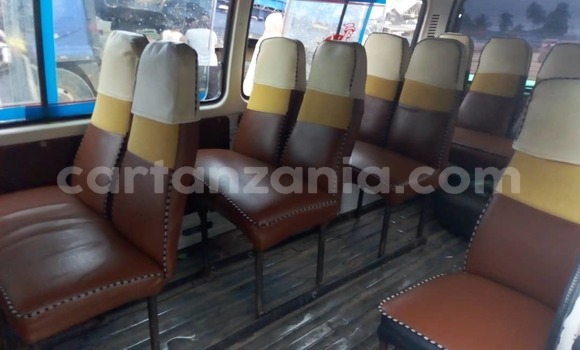 Buy Used Toyota Hiace White Car in Dar es Salaam in Dar es Salaam Buy Used Toyota Hiace White Car in Dar es Salaam in Dar es Salaam