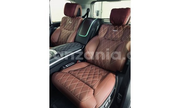 Nunua Imported Toyota Land Cruiser Nyeusi Gari ndani ya Import - Dubai nchini Arusha Nunua Imported Toyota Land Cruiser Nyeusi Gari ndani ya Import - Dubai nchini Arusha