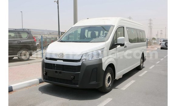 Nunua Imported Toyota Hiace Nyeupe Gari ndani ya Import - Dubai nchini Arusha Nunua Imported Toyota Hiace Nyeupe Gari ndani ya Import - Dubai nchini Arusha