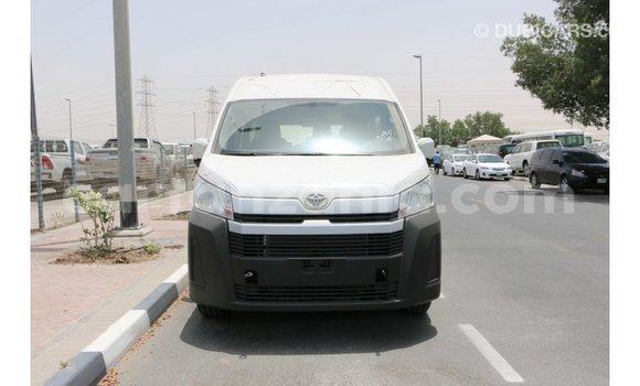 Nunua Imported Toyota Hiace Nyeupe Gari ndani ya Import - Dubai nchini Arusha Nunua Imported Toyota Hiace Nyeupe Gari ndani ya Import - Dubai nchini Arusha
