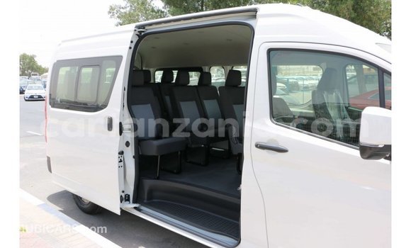 Nunua Imported Toyota Hiace Nyeupe Gari ndani ya Import - Dubai nchini Arusha Nunua Imported Toyota Hiace Nyeupe Gari ndani ya Import - Dubai nchini Arusha