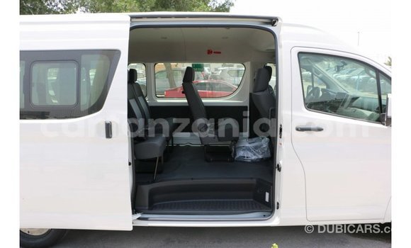 Nunua Imported Toyota Hiace Nyeupe Gari ndani ya Import - Dubai nchini Arusha Nunua Imported Toyota Hiace Nyeupe Gari ndani ya Import - Dubai nchini Arusha