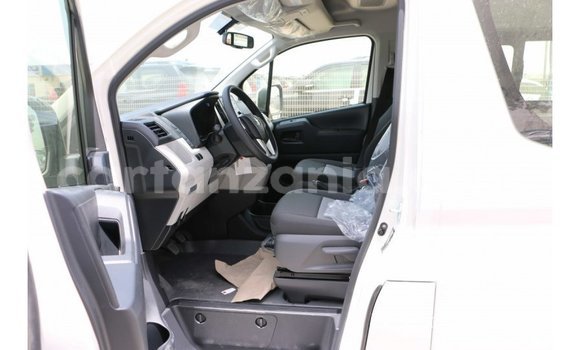 Nunua Imported Toyota Hiace Nyeupe Gari ndani ya Import - Dubai nchini Arusha Nunua Imported Toyota Hiace Nyeupe Gari ndani ya Import - Dubai nchini Arusha