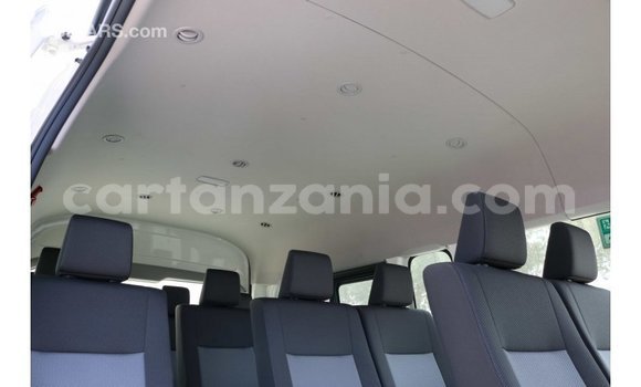 Nunua Imported Toyota Hiace Nyeupe Gari ndani ya Import - Dubai nchini Arusha Nunua Imported Toyota Hiace Nyeupe Gari ndani ya Import - Dubai nchini Arusha