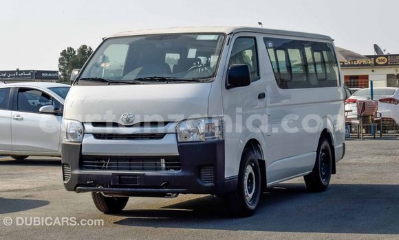 Buy Import Toyota Hiace White Car in Import - Dubai in Arusha Buy Import Toyota Hiace White Car in Import - Dubai in Arusha