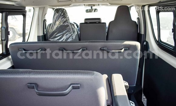 Buy Import Toyota Hiace White Car in Import - Dubai in Arusha Buy Import Toyota Hiace White Car in Import - Dubai in Arusha