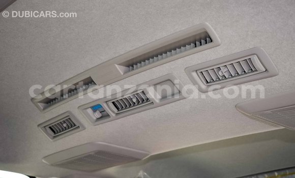 Buy Import Toyota Hiace White Car in Import - Dubai in Arusha Buy Import Toyota Hiace White Car in Import - Dubai in Arusha