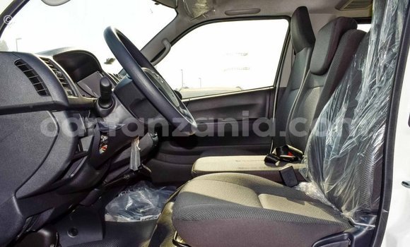 Buy Import Toyota Hiace White Car in Import - Dubai in Arusha Buy Import Toyota Hiace White Car in Import - Dubai in Arusha
