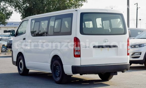 Buy Import Toyota Hiace White Car in Import - Dubai in Arusha Buy Import Toyota Hiace White Car in Import - Dubai in Arusha