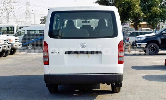 Buy Import Toyota Hiace White Car in Import - Dubai in Arusha Buy Import Toyota Hiace White Car in Import - Dubai in Arusha