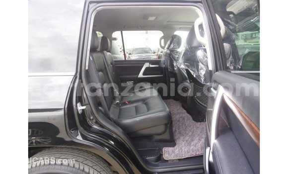 Nunua Imported Toyota Land Cruiser Nyeusi Gari ndani ya Import - Dubai nchini Arusha Nunua Imported Toyota Land Cruiser Nyeusi Gari ndani ya Import - Dubai nchini Arusha