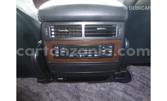 Nunua Imported Toyota Land Cruiser Nyeusi Gari ndani ya Import - Dubai nchini Arusha Nunua Imported Toyota Land Cruiser Nyeusi Gari ndani ya Import - Dubai nchini Arusha