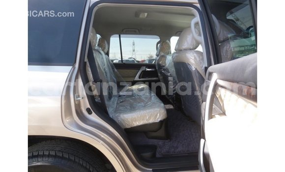 Nunua Imported Toyota Land Cruiser Nyingine Gari ndani ya Import - Dubai nchini Arusha Nunua Imported Toyota Land Cruiser Nyingine Gari ndani ya Import - Dubai nchini Arusha