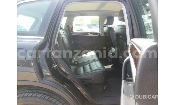 Nunua Imported Volkswagen Touareg Nyeusi Gari ndani ya Import - Dubai nchini Arusha Nunua Imported Volkswagen Touareg Nyeusi Gari ndani ya Import - Dubai nchini Arusha