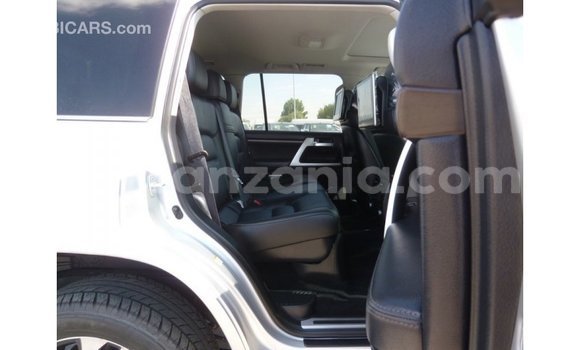 Nunua Imported Toyota Land Cruiser Nyingine Gari ndani ya Import - Dubai nchini Arusha Nunua Imported Toyota Land Cruiser Nyingine Gari ndani ya Import - Dubai nchini Arusha