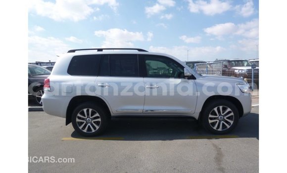 Nunua Imported Toyota Land Cruiser Nyingine Gari ndani ya Import - Dubai nchini Arusha Nunua Imported Toyota Land Cruiser Nyingine Gari ndani ya Import - Dubai nchini Arusha