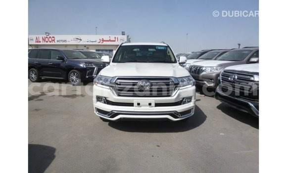 Buy Import Toyota Land Cruiser White Car in Import - Dubai in Arusha Buy Import Toyota Land Cruiser White Car in Import - Dubai in Arusha