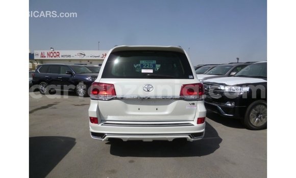 Buy Import Toyota Land Cruiser White Car in Import - Dubai in Arusha Buy Import Toyota Land Cruiser White Car in Import - Dubai in Arusha