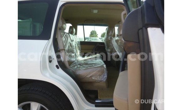 Buy Import Toyota Land Cruiser White Car in Import - Dubai in Arusha Buy Import Toyota Land Cruiser White Car in Import - Dubai in Arusha