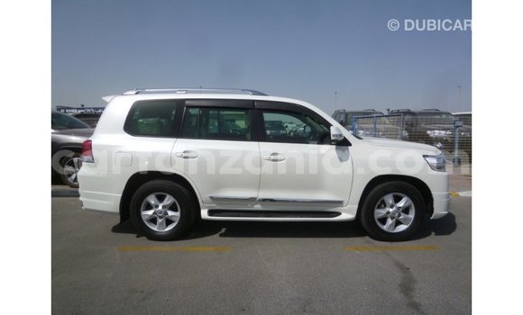 Buy Import Toyota Land Cruiser White Car in Import - Dubai in Arusha Buy Import Toyota Land Cruiser White Car in Import - Dubai in Arusha