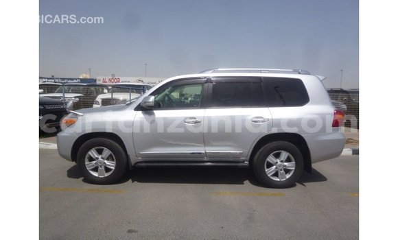 Nunua Imported Toyota Land Cruiser Nyingine Gari ndani ya Import - Dubai nchini Arusha Nunua Imported Toyota Land Cruiser Nyingine Gari ndani ya Import - Dubai nchini Arusha