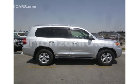 Nunua Imported Toyota Land Cruiser Nyingine Gari ndani ya Import - Dubai nchini Arusha Nunua Imported Toyota Land Cruiser Nyingine Gari ndani ya Import - Dubai nchini Arusha
