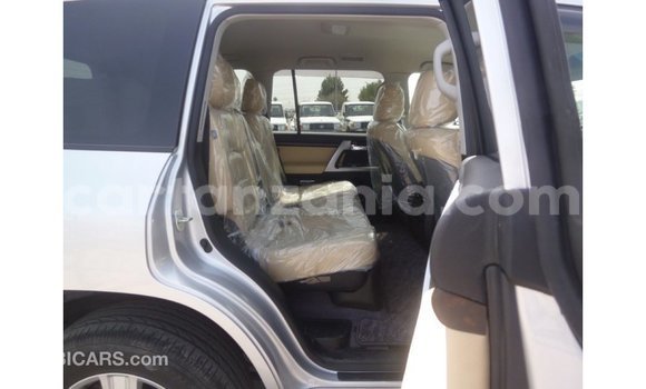 Nunua Imported Toyota Land Cruiser Nyingine Gari ndani ya Import - Dubai nchini Arusha Nunua Imported Toyota Land Cruiser Nyingine Gari ndani ya Import - Dubai nchini Arusha