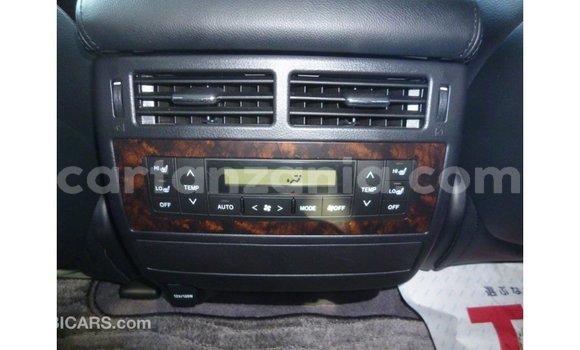 Nunua Imported Toyota Land Cruiser Nyeupe Gari ndani ya Import - Dubai nchini Arusha Nunua Imported Toyota Land Cruiser Nyeupe Gari ndani ya Import - Dubai nchini Arusha