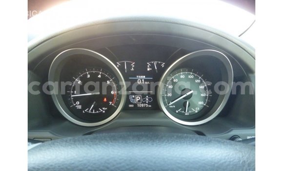 Nunua Imported Toyota Land Cruiser Nyeupe Gari ndani ya Import - Dubai nchini Arusha Nunua Imported Toyota Land Cruiser Nyeupe Gari ndani ya Import - Dubai nchini Arusha