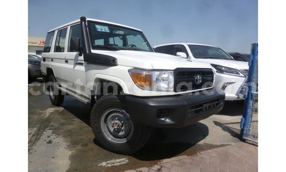 Nunua Imported Toyota Land Cruiser Nyeupe Gari ndani ya Import - Dubai nchini Arusha Nunua Imported Toyota Land Cruiser Nyeupe Gari ndani ya Import - Dubai nchini Arusha