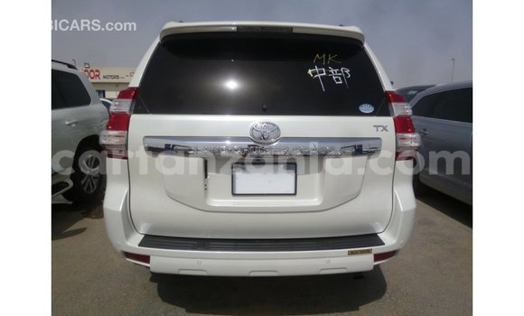 Nunua Imported Toyota Prado Nyeupe Gari ndani ya Import - Dubai nchini Arusha Nunua Imported Toyota Prado Nyeupe Gari ndani ya Import - Dubai nchini Arusha
