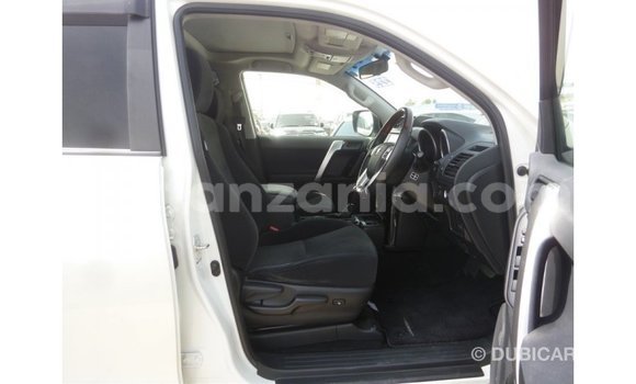 Nunua Imported Toyota Prado Nyeupe Gari ndani ya Import - Dubai nchini Arusha Nunua Imported Toyota Prado Nyeupe Gari ndani ya Import - Dubai nchini Arusha