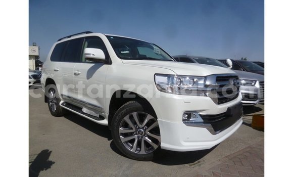 Buy Import Toyota Land Cruiser White Car in Import - Dubai in Arusha Buy Import Toyota Land Cruiser White Car in Import - Dubai in Arusha