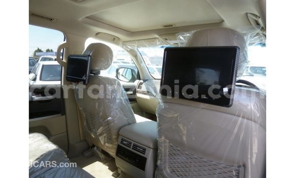Buy Import Toyota Land Cruiser White Car in Import - Dubai in Arusha Buy Import Toyota Land Cruiser White Car in Import - Dubai in Arusha