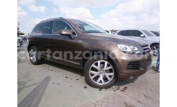 Buy Import Volkswagen Touareg Brown Car in Import - Dubai in Arusha