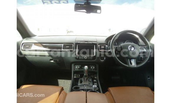 Nunua Imported Volkswagen Touareg Brown Gari ndani ya Import - Dubai nchini Arusha Nunua Imported Volkswagen Touareg Brown Gari ndani ya Import - Dubai nchini Arusha
