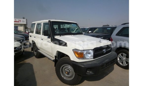 Buy Import Toyota Land Cruiser White Car in Import - Dubai in Arusha Buy Import Toyota Land Cruiser White Car in Import - Dubai in Arusha