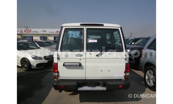Buy Import Toyota Land Cruiser White Car in Import - Dubai in Arusha Buy Import Toyota Land Cruiser White Car in Import - Dubai in Arusha