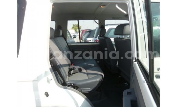 Buy Import Toyota Land Cruiser White Car in Import - Dubai in Arusha Buy Import Toyota Land Cruiser White Car in Import - Dubai in Arusha
