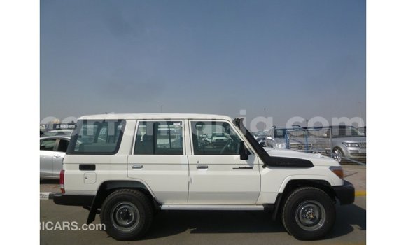 Buy Import Toyota Land Cruiser White Car in Import - Dubai in Arusha Buy Import Toyota Land Cruiser White Car in Import - Dubai in Arusha