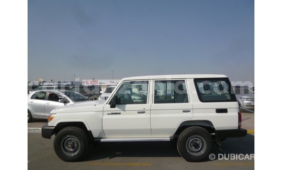 Buy Import Toyota Land Cruiser White Car in Import - Dubai in Arusha Buy Import Toyota Land Cruiser White Car in Import - Dubai in Arusha