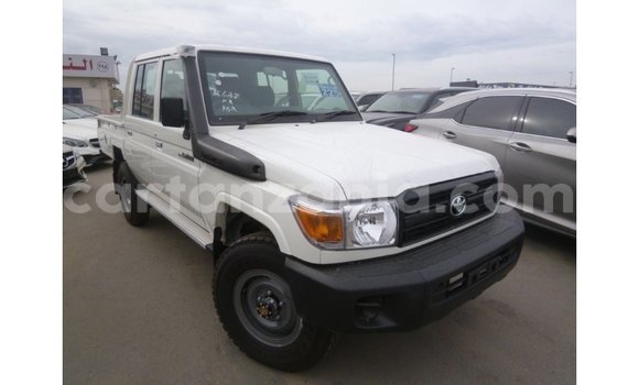 Buy Import Toyota Land Cruiser White Car in Import - Dubai in Arusha Buy Import Toyota Land Cruiser White Car in Import - Dubai in Arusha