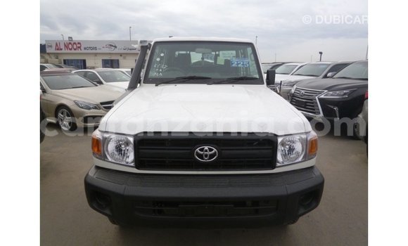 Buy Import Toyota Land Cruiser White Car in Import - Dubai in Arusha Buy Import Toyota Land Cruiser White Car in Import - Dubai in Arusha