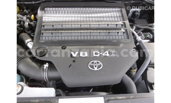 Nunua Imported Toyota Land Cruiser Nyeusi Gari ndani ya Import - Dubai nchini Arusha Nunua Imported Toyota Land Cruiser Nyeusi Gari ndani ya Import - Dubai nchini Arusha