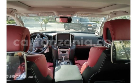 Nunua Imported Toyota Land Cruiser Nyeusi Gari ndani ya Import - Dubai nchini Arusha Nunua Imported Toyota Land Cruiser Nyeusi Gari ndani ya Import - Dubai nchini Arusha