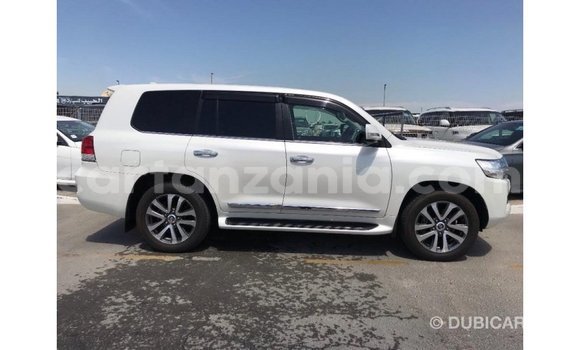 Buy Import Toyota Land Cruiser White Car in Import - Dubai in Arusha Buy Import Toyota Land Cruiser White Car in Import - Dubai in Arusha