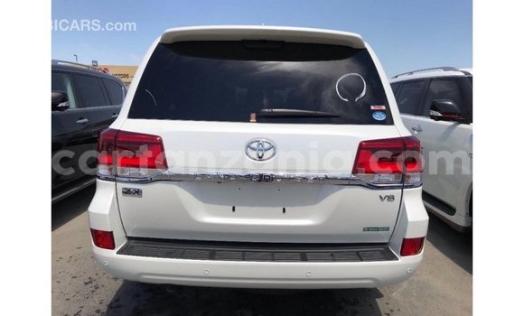 Buy Import Toyota Land Cruiser White Car in Import - Dubai in Arusha Buy Import Toyota Land Cruiser White Car in Import - Dubai in Arusha