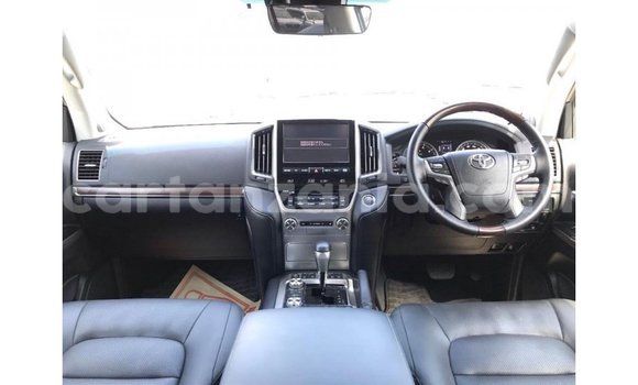 Buy Import Toyota Land Cruiser White Car in Import - Dubai in Arusha Buy Import Toyota Land Cruiser White Car in Import - Dubai in Arusha