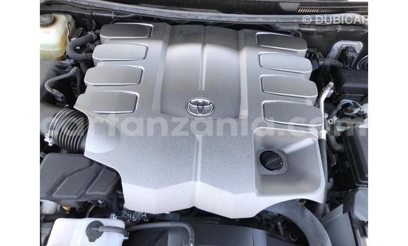 Buy Import Toyota Land Cruiser White Car in Import - Dubai in Arusha Buy Import Toyota Land Cruiser White Car in Import - Dubai in Arusha